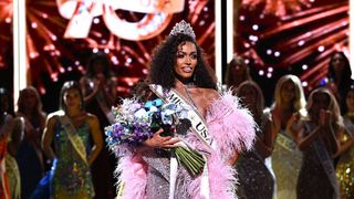 Ce premii de sute de mii de dolari primește Miss SUA 2026. A reușit o premieră &icirc;n istoria de 75 de ani a concursului