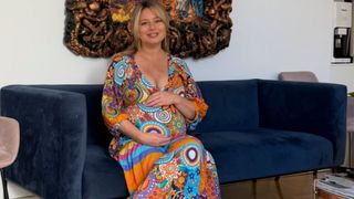 Laura Cosoi, cu puțin &icirc;nainte de a naște al cincilea copil: "Corpul meu știe perfect ce are de făcut. A apărut o emoție pe care nu mă așteptam să o trăiesc at&acirc;t de intens"