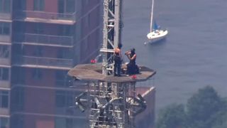 Cine sunt Angela Nikolau și Ivan Beerkus, cuplul care a escaladat Empire State Building. Cererea &icirc;n căsătorie s-a &icirc;ncheiat cu arestarea lor