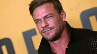 Alan Ritchson, starul din &bdquo;Reacher&rdquo;, acuzat că și-a bătut vecinul. Scenele teribile s-ar fi desfășurat sub ochii copiilor săi