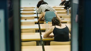 Subiecte BAC Istorie 2026. Eseu despre evoluția politică a Rom&acirc;niei &icirc;n a doua jumătate a secolului XX