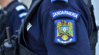 Un jandarm a găsit o borsetă cu 4.500 de euro și peste 7.500 de lei. Ce a urmat apoi a devenit viral