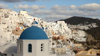 Reguli noi pentru turiști &icirc;n Grecia și amenzi de p&acirc;nă la 3.000 de euro. Ce nu mai ai voie să faci din această vară