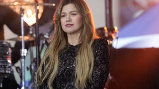 Kelly Clarkson s-a simțit umilită &icirc;ntr-un magazin din New York: "M-au privit de parcă nu mi-aş fi permis să plătesc"