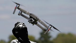 Românii care vor fi SUPRAVEGHEAȚI de sus, cu dronele: Cine sunt cei buni de plată