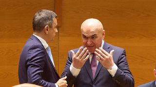 Cine va guverna Rom&acirc;nia: scenariile posibile după ce PSD i-a retras sprijinul politic premierului Ilie Bolojan