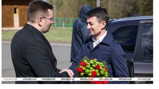 Spionul extrădat de Rom&acirc;nia a fost &icirc;nt&acirc;mpinat cu flori &icirc;n Belarus, iar el s-a declarat &bdquo;onorat&rdquo;