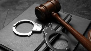 Căsătoriile forțate devin infracțiune &icirc;n Rom&acirc;nia. Ce pedepse riscă cei care &icirc;și obligă victimele să se căsătorească