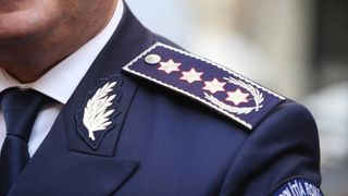 Magistrații, militarii și polițiștii pensionari, dați afară din locuințele de serviciu. Un proiect de lege le dă 3 luni să plece