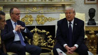 Trump amenință că SUA vor &icirc;ntrerupe toate relațiile comerciale cu Spania: &bdquo;S-au comportat &icirc;ngrozitor&rdquo; / Capcana cifrelor &icirc;n care a căzut președintele american
