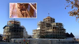 Misterul morm&acirc;ntului princiar descoperit &icirc;ntr-o biserică faimoasă din Rom&acirc;nia. Marea enigmă, pe cale să fie deslușită după mai bine de 100 de ani