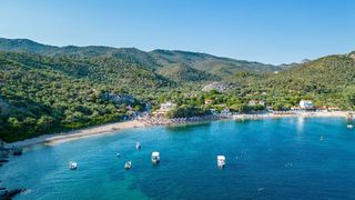 Escrocheria &bdquo;localnicului binevoitor&rdquo; și alte capcane din Grecia. Cum să nu cazi &icirc;n plasa hoților &icirc;n această vară