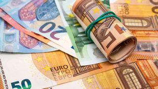 Un bărbat va primi 2.000 de euro pe lună p&acirc;nă &icirc;n 2031 fără să muncească, după ce i-au ieșit șase numere la loterie, &icirc;n Austria