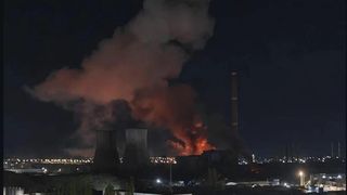 Ce a cauzat creșterea uriașă de tensiune electrică după explozia de la CET Vest. Unii bucureșteni au măsurat și 275 de volți la revenirea curentului