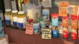 Moarte la ofertă? Pericol uriaș ascuns &icirc;n medicamentele v&acirc;ndute ilegal pe internet și &icirc;n t&acirc;rguri: &bdquo;La mine e mai ieftin dec&acirc;t la farmacie. Cumpără cu &icirc;ncredere!&rdquo;