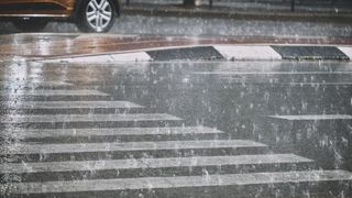 Cod portocaliu de ploi torențiale, vijelii și grindină &icirc;n Tulcea. Sunt 13 grade la Deva, Cluj-Napoca și Miercurea Ciuc