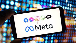 Meta limitează la două ore pe zi timpul petrecut de adolescenți pe Facebook și Instagram și blochează aplicațiile noaptea, &icirc;n SUA