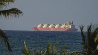 Iranul anunță deschiderea totală a Str&acirc;mtorii Ormuz pentru navele comerciale, dar cu o condiție esențială