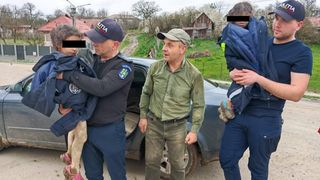 Cine este Aurel Frandeș, pădurarul care le-a găsit pe Rebeca și Melisa la 24 de ore după dispariție și le-a cărat 3 km &icirc;n brațe p&acirc;nă la salvatori