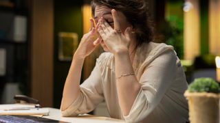 Tot mai mulți rom&acirc;ni vor să-și dea demisia. Specialiștii spun dacă merită să pleci de la job acum