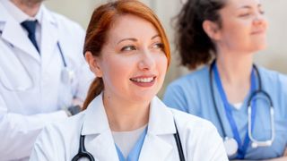 Rom&acirc;nia &icirc;și alungă &bdquo;Arhitecții&rdquo; sistemului medical. De ce vor să plece &icirc;n străinătate 70% dintre tinerii specialiști &icirc;n sănătate publică