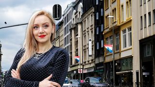 Româncă din Luxemburg, salariu de 7.000–8.000 € pe lună: cum arată viața familiei ei acolo