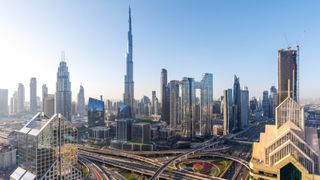 5.000 de noi locuri de muncă disponibile &icirc;n Dubai. O companie &icirc;și caută angajați cărora le va asigura și zborurile, vizele și cazarea