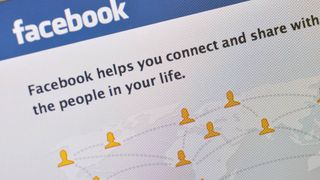 Facebook a picat &icirc;n Rom&acirc;nia și mai multe țări din lume: conturile de pe desktop sunt indisponibile