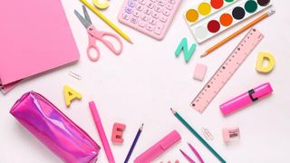 500 de lei pentru rechizite &icirc;n anul școlar 2026-2027. Cine primește banii și c&acirc;nd se alimentează cardurile educaționale