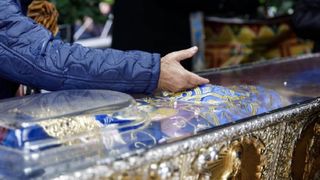 Pelerinajul Sfintei Parascheva 2026 &icirc;ncepe pe 8 octombrie: Moaștele Sf&acirc;ntului Paisie de la Sihăstria vor fi aduse la Iași
