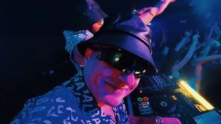 &bdquo;Solo Tu&rdquo;, melodia despre care vorbește toată Rom&acirc;nia, e inspirată dintr-o manea semnată de Costi Ioniță și Adrian Minune. Reacție după lansarea oficială