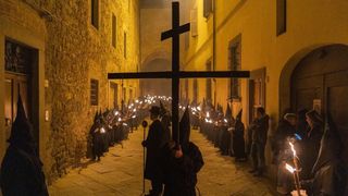 Mister macabru &icirc;ntr-o comună italiană, 14 morți &icirc;n doar 10 zile. &bdquo;Capelele funerare sunt pline&rdquo;, anunță primarul