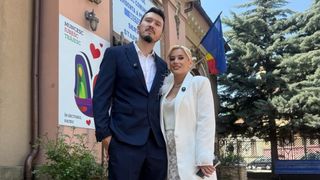 Anisia Gafton s-a căsătorit civil cu Florin Serghei. Imagini de la ceremonia discretă
