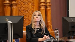 O senatoare a demisionat din PSD din cauza moțiunii de cenzură semnată la comun cu AUR: &bdquo;Nu pot face parte dintr-un proiect care sacrifică valorile democratice&rdquo;