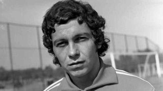 Cine a fost Mircea Lucescu. Imagini de arhivă cu căpitanul Rom&acirc;niei la Mondialul din 1970, creatorul lui Dinamo de la finalul anilor &rsquo;80 și unul dintre cei mai titrați antrenori din istorie