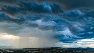 De miercuri revin ploile, iar de joi se răcește &icirc;n mai multe zone. ANM a actualizat prognoza meteo pentru perioada 11 august-7 septembrie 2026