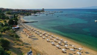 O familie de rom&acirc;ni a rămas fără portofele la doar c&acirc;teva ore după ce a ajuns &icirc;n Halkidiki: &bdquo;Pur și simplu mi se tăiară picioarele&rdquo;