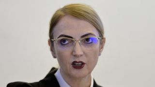 Lia Savonea de la &Icirc;nalta Curte &icirc;l ceartă pe Ilie Bolojan, care ceruse CCR să dea verdictul la pensiile magistraților după 4 am&acirc;nări