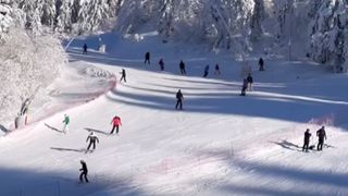 Pensiuni pustii &icirc;n Brașov: turiștii ignoră ieftinirile de Paște, deși proprietarii de vile le-au propus tarife de sub 100 de lei