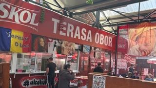 Oana Pellea, ultragiată de un banner agățat la Terasa Obor, cu imaginea tatălui ei: &bdquo;Un artist simbol național e folosit la v&acirc;nzare de mici&rdquo;