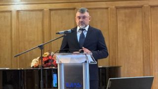 Șeful ITM București care venea la birou cu Lamborghini de 300.000 de euro a fost demis din funcție