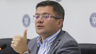 Cum au reușit avocații să țină pe loc procesele lui Costel Alexe. Este singurul șef de consiliu județean &icirc;n funcție cu două dosare de corupție &icirc;n instanțe