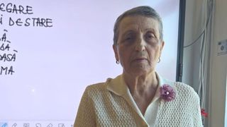 Povestea profesoarei de Chimie care la 79 de ani &icirc;ncă mai predă la clasă