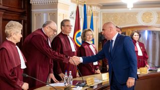 Blocaj total la CCR: Decizia privind pensiile speciale ale magistraților a fost am&acirc;nată din nou pentru 16 ianuarie. Motivul invocat de cei patru judecători numiți de PSD care au boicotat ședința