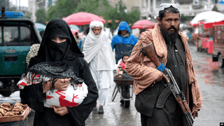 Femeile din Afganistan, tot mai izolate de lume. Jumătate dintre ele ies din casă cel mult de două ori pe lună
