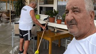 Momente dificile pentru Rică Răducanu. Fostul mare fotbalist a ajuns la spital după ce a căzut pe scări: „Mi-am rupt două coaste”