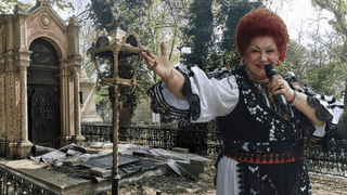 Reacția Elenei Merișoreanu despre „palatele” din Bellu ale vedetelor: „Alții își pun și televizoare în cavou.” De ce nu-și face cruce, superstiția de care se teme