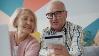 Calendarul pensiilor pentru octombrie 2026. Când își primesc pensionarii banii
