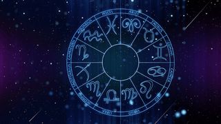 Horoscop miercuri, 12 august. Scorpionii au o zi dificilă, iar Vărsătorii fac schimbări la locul de muncă