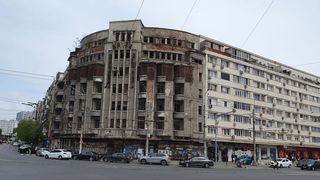 Hotelul Dunărea, „monstrul” de la Gara de Nord. În ce stare se află clădirea